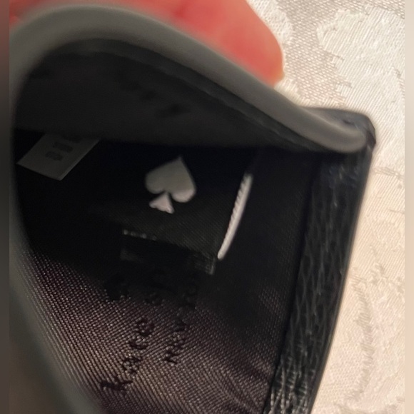 Kate Spade Big Apple Pretzel Small Slim Card Holder in black patent leather NWT - Picture 6 of 8